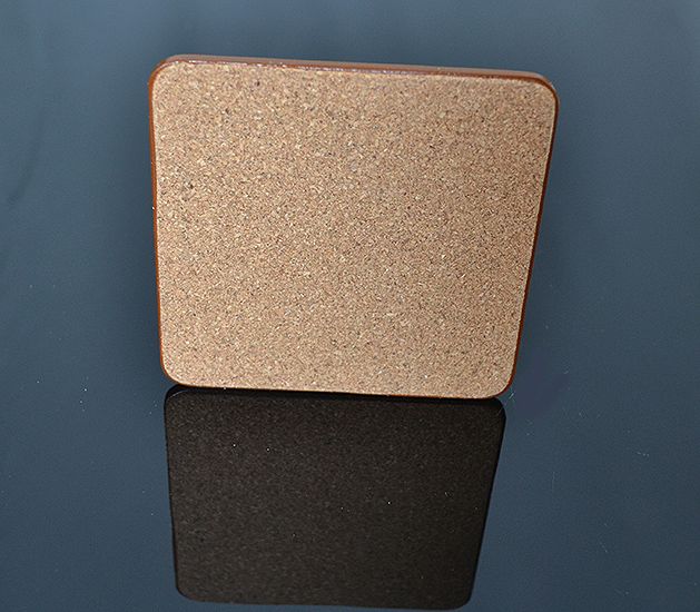 Podložka korková Fusaichi Pegasus Mucha-Kvety