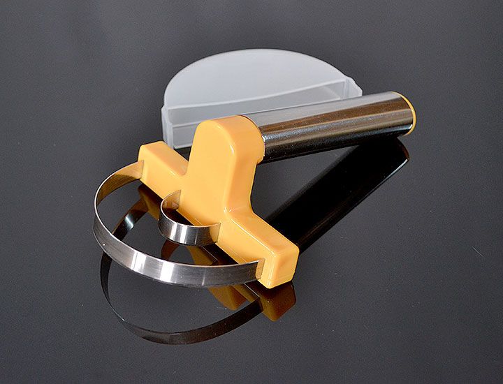 Krájač na ananás VELEKA-806