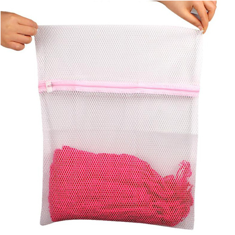 Sieťkované vrecko na bielizeň na zips 30 x 40 cm