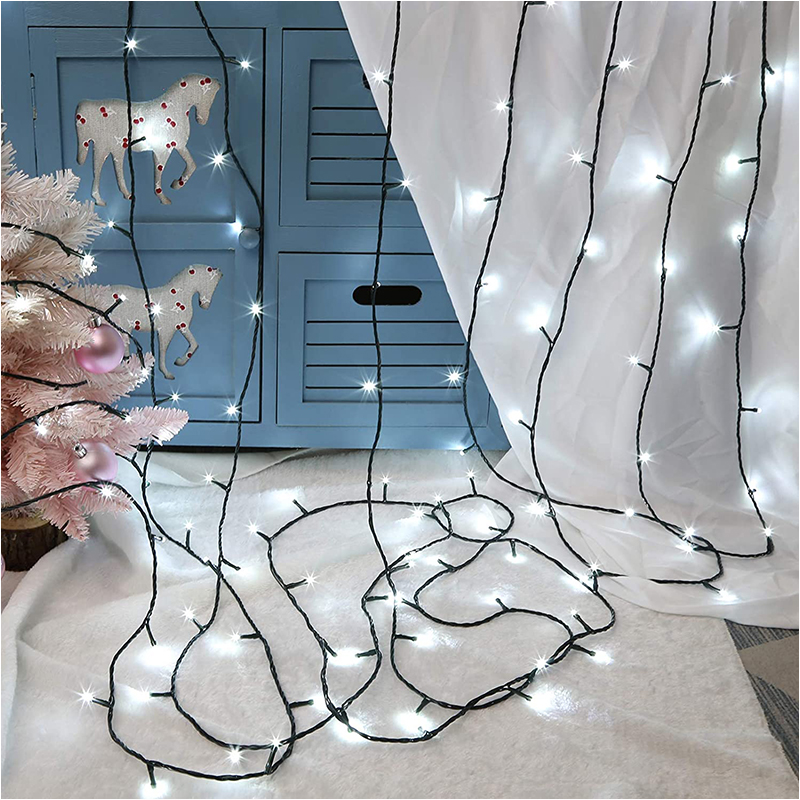 LED Vianočná reťaz 100 LED 31V studené biele svetlo 13 metrov