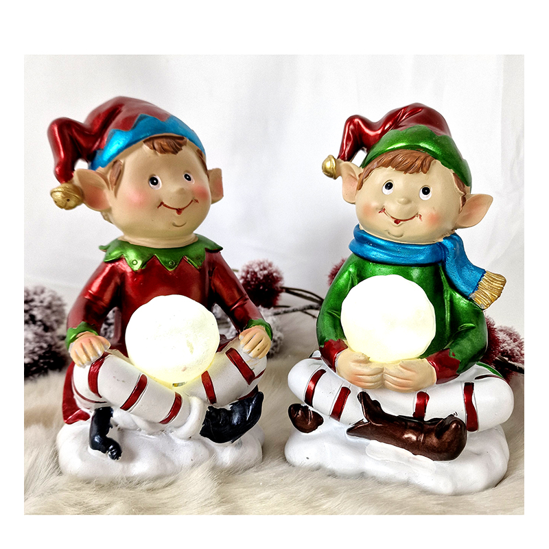 Vianočný elf s LED guľou