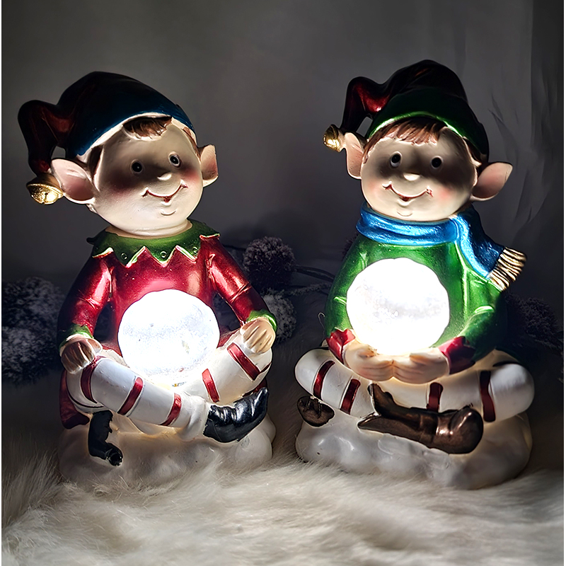 Vianočný elf s LED guľou