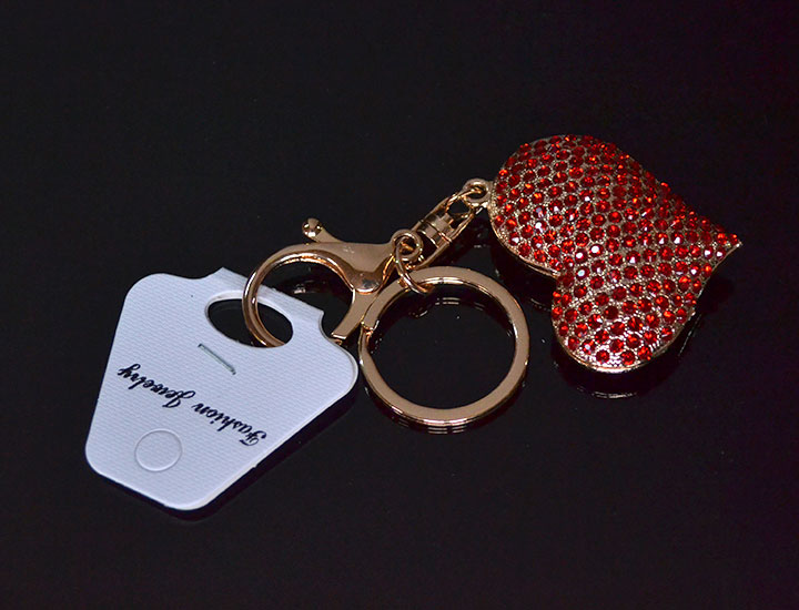 Prívesok so zirkónmi Srdce červené