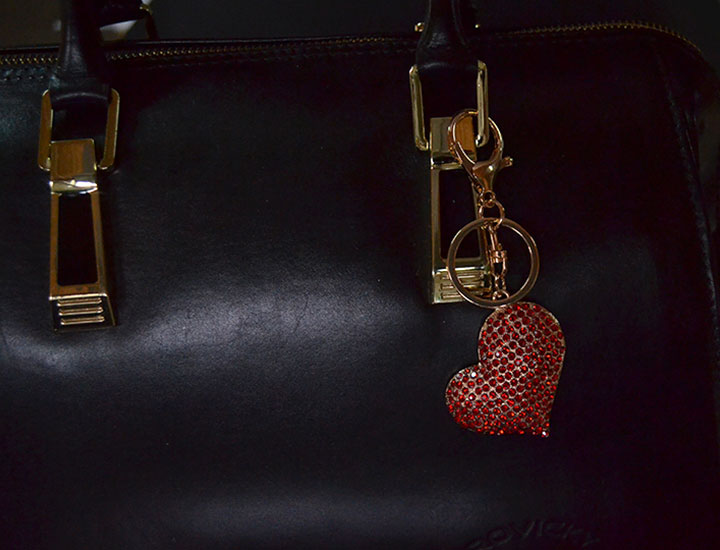 Prívesok so zirkónmi Srdce červené