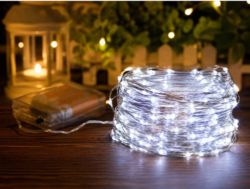LED svetelná reťaz na drôtiku 50 LED studená biela