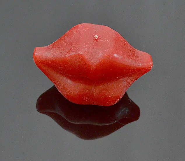 Sviečka červená LIPS