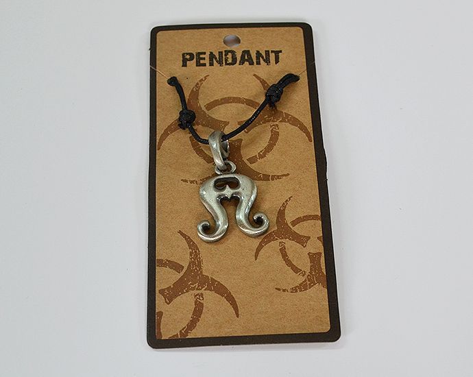 Prívesok na koženej šnúrke Symbol V