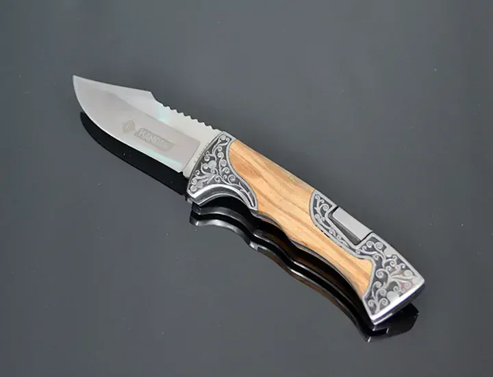 Luxusný vreckový nôž v darčekovej kazete