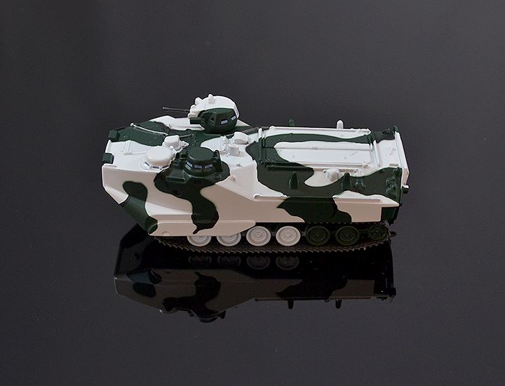 Model obrneného transportéra AAVP7A1 1:74