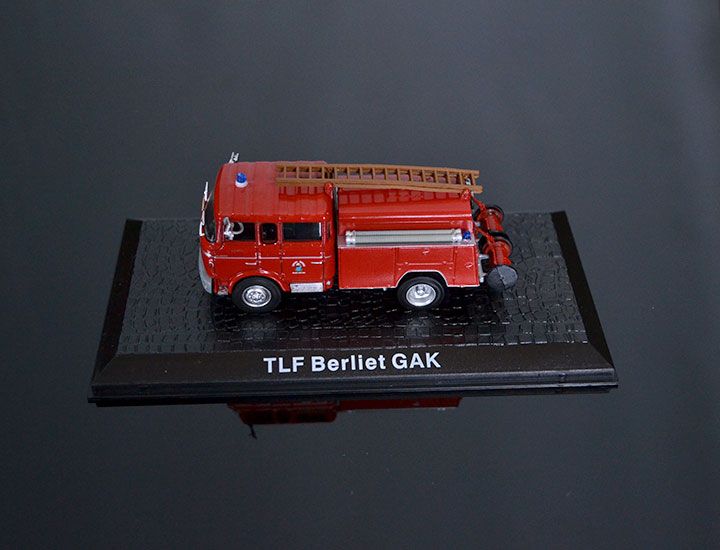 DeAgostini Model veterán TLF Berliet-GAK 1:72
