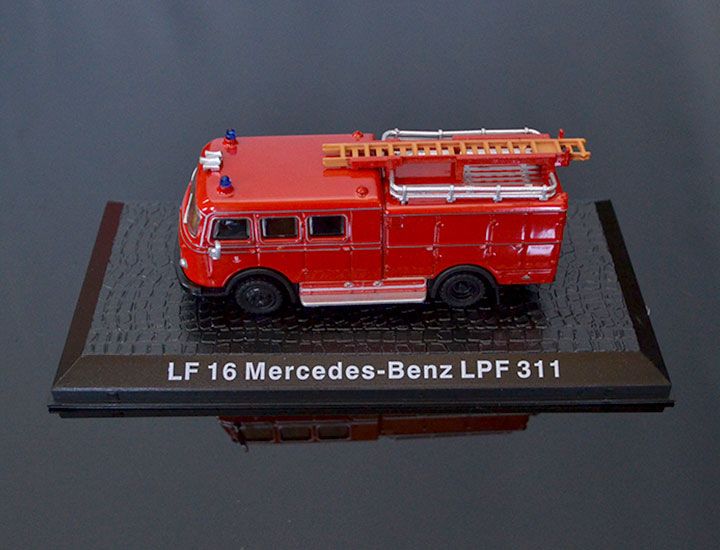 DeAgostini Model veterán Mercedes Benz LPF-311 1:72