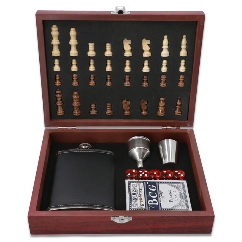 Ploskačka 240ml v darčekovej kazete Chess-Poker