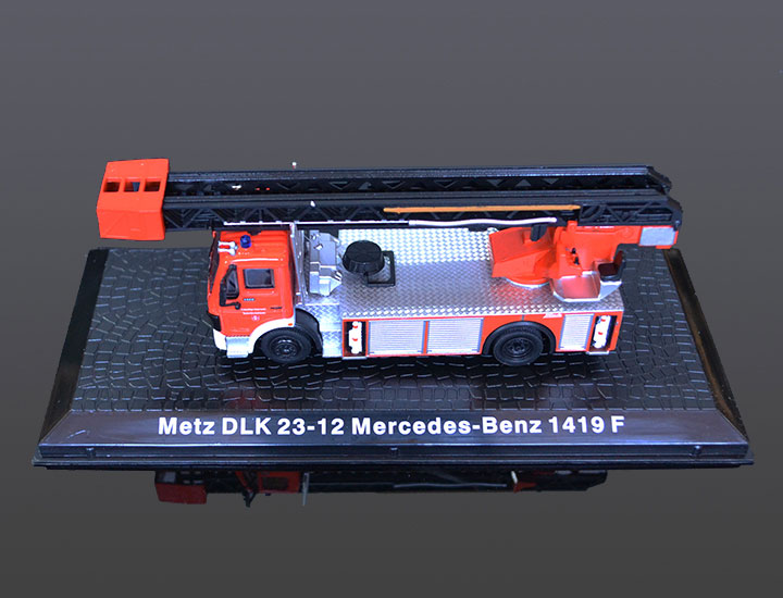 DeAgostini Model veterán Metz DLK Mercedes-Benz 1419F 1:72