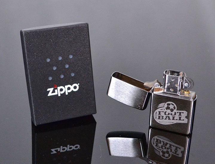 Zapaľovač ZIPPO Football Design No.60004094