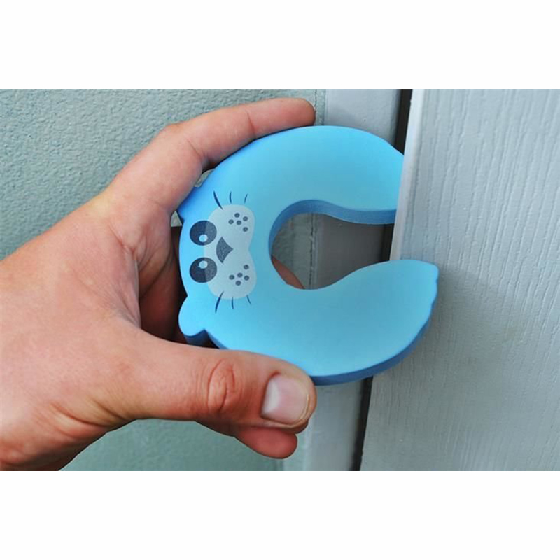 Blokáda - Detská poistka proti zabuchnutiu dverí