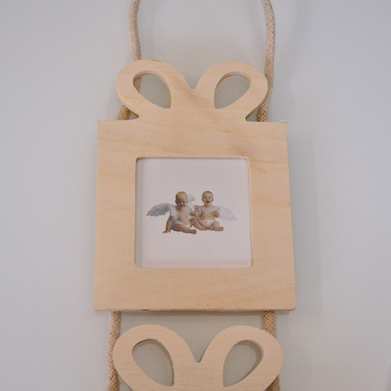 Rámy Trio visiace biele