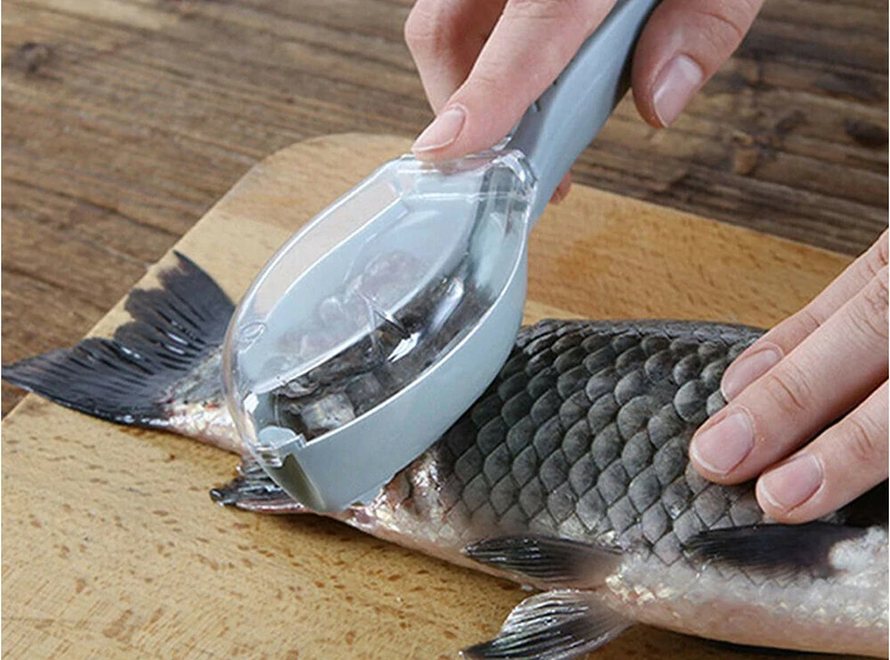 Škrabka na ryby so zásobníkom