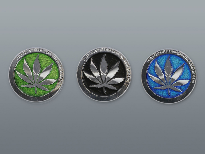 Mlynček na bylinky kovový Silver 4,1cm