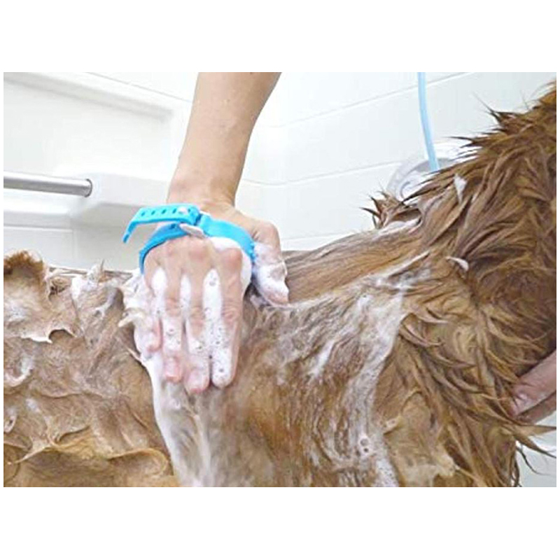 Masážna kefa na sprchovanie psa