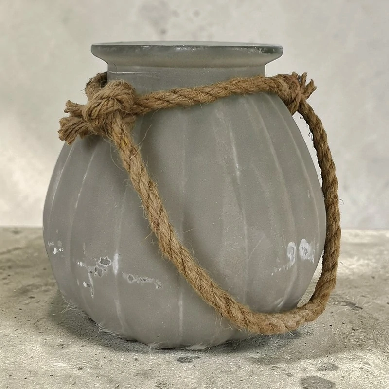 Sklenený kvetináč vintage so šnúrkou sivý