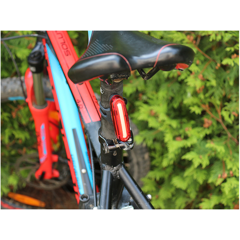 AQY - 096 Zadné svetlo na bicykel COB LED