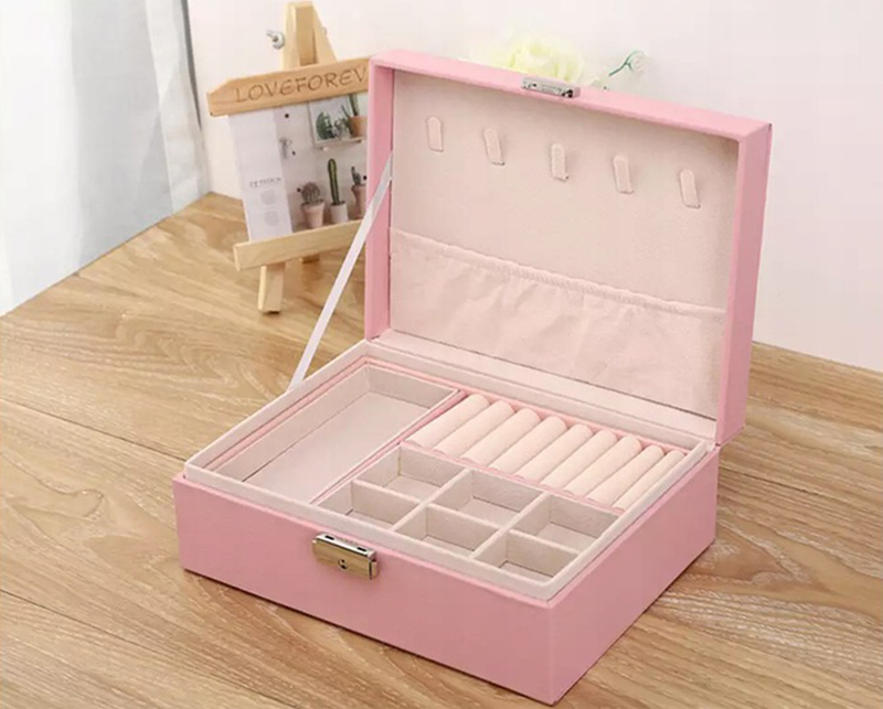 Kufrík na bižutériu 23x18cm