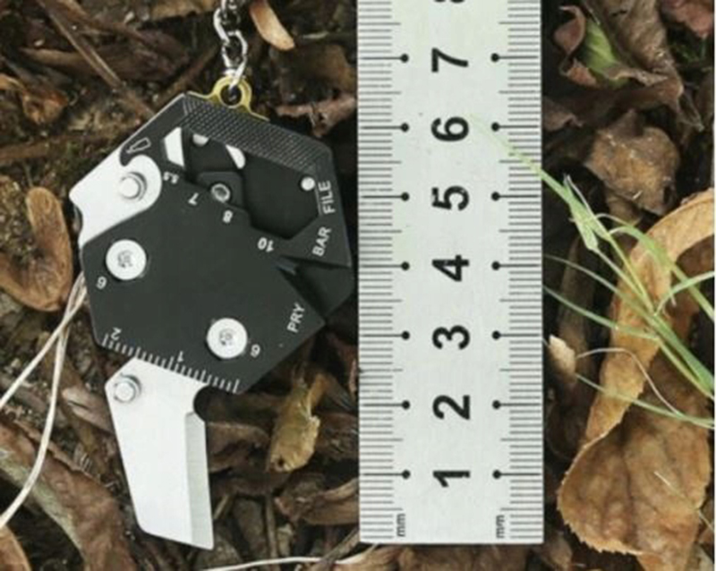 Multifunkčný prívesok na kľúče 14v1