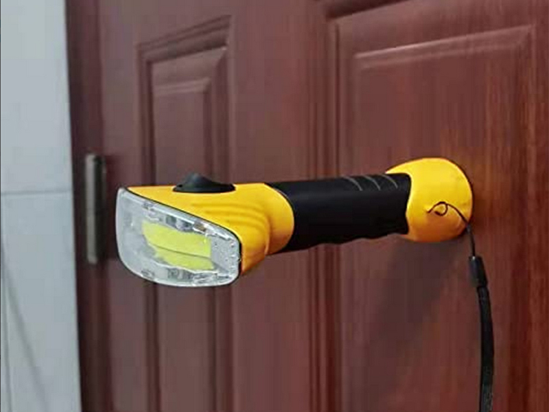 Širokouhlá baterka 15 COB LED s magnetom