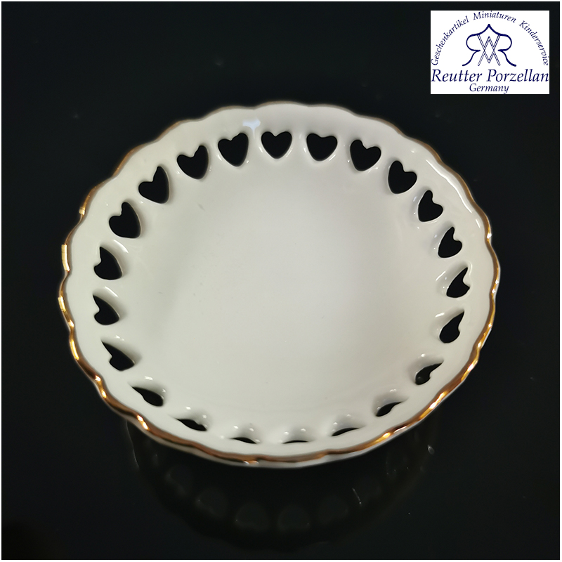 Reutter Porzelan - Podnos porcelánový so srdciami po obvode 6cm