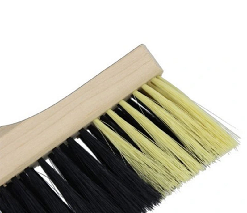 Drevená metla bez palice