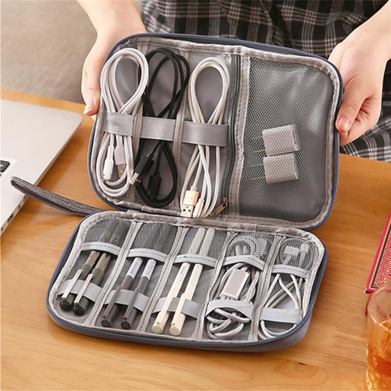 Taštička na káble, nabíjačky a dátové nosiče