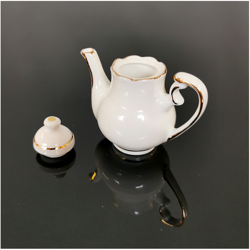 Reutter Porzelan - Porcelánový čajník biely so zlatým lemovaním 11x10 cm