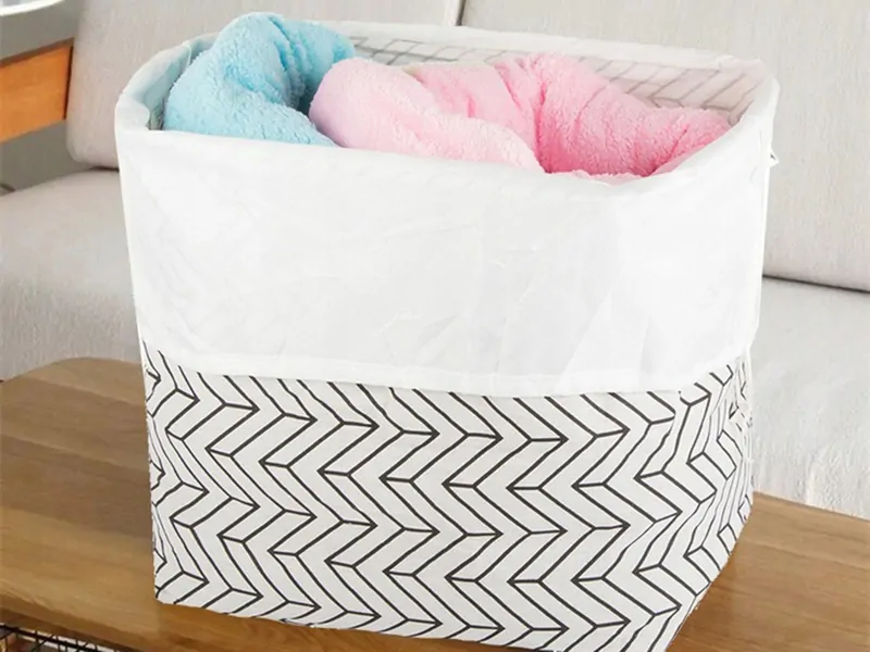 Kôš na prádlo - moderný organizér štvorec čierno-biely 90L