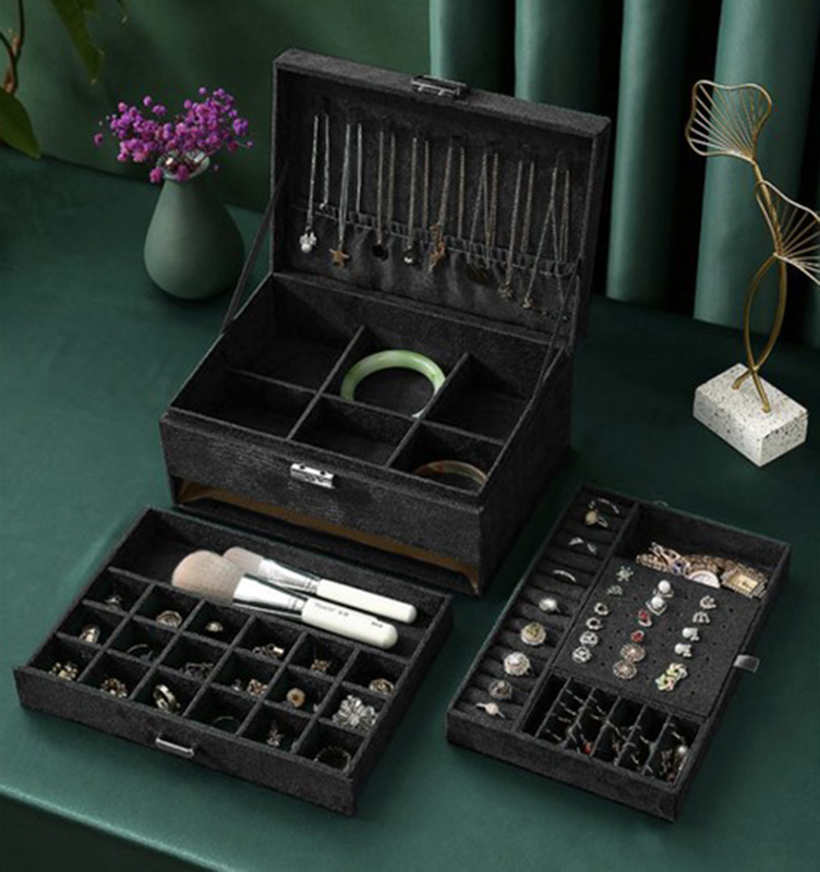 Kufrík na bižutériu čierny 11 x 24 x 18cm