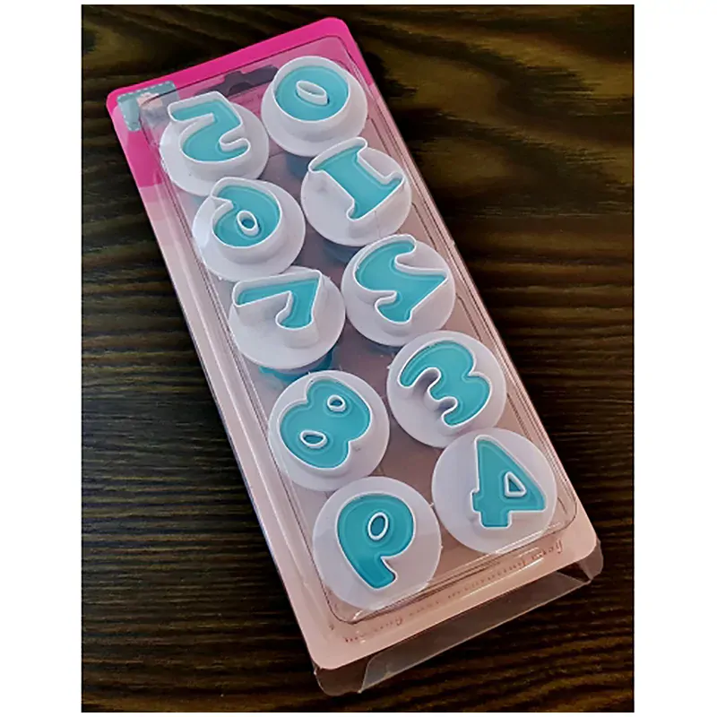 Číslice - Dekoratívne formičky, vykrajovačky 0-9 - 10ks