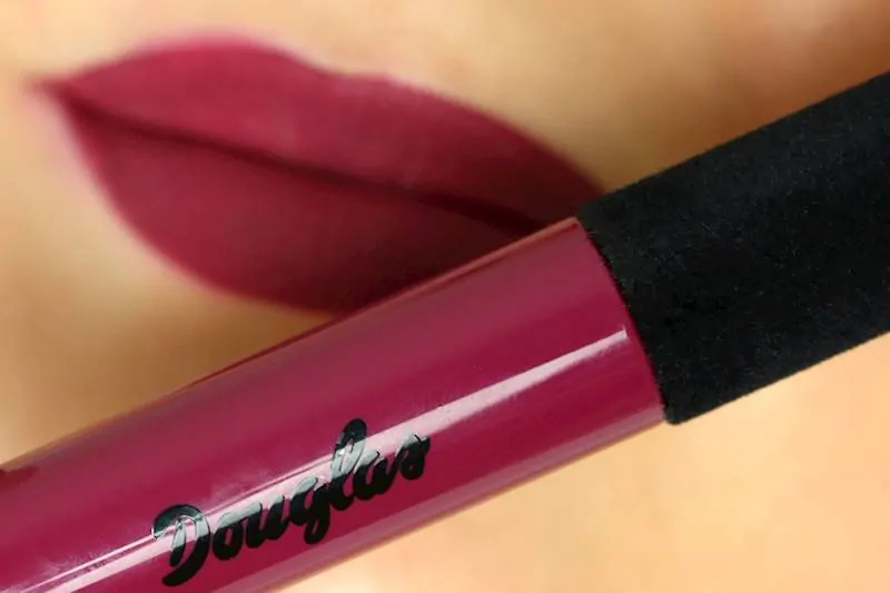 Douglas Lesk na pery nr.10 Matt cheri 5,5ml