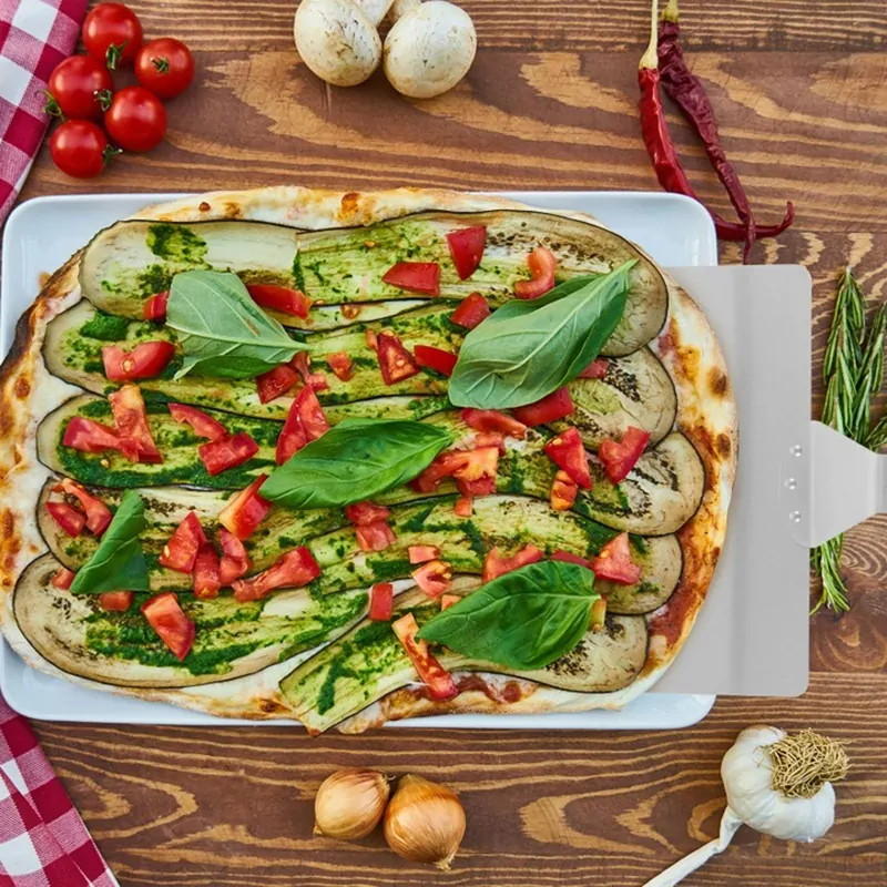 Štvorcová lopatka na pizzu 25cm