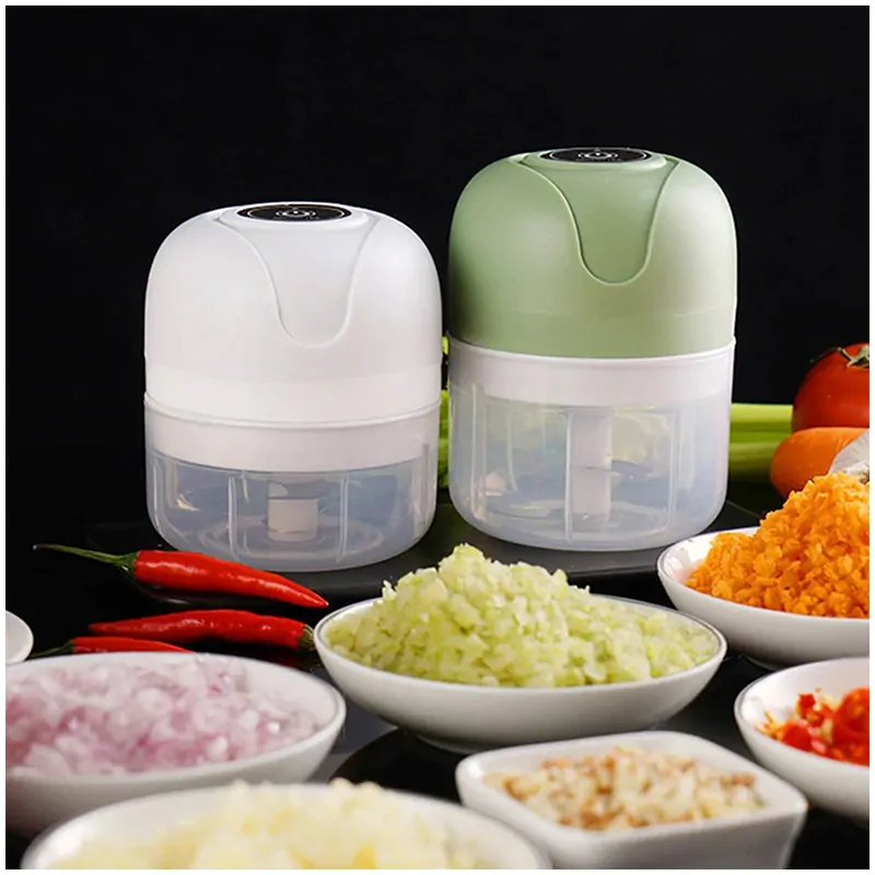 Elektrický sekáč na zeleninu a ovocie