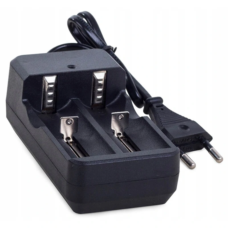 Duálna nabíjačka na cylindrické lítium-iónové batérie