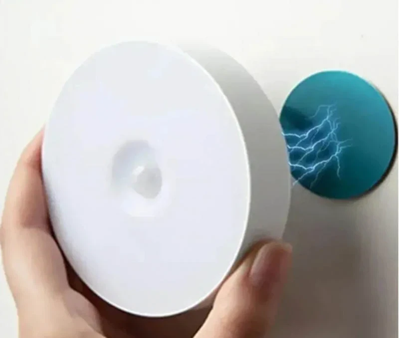 Inteligentná nočná LED lampa so senzorom pohybu