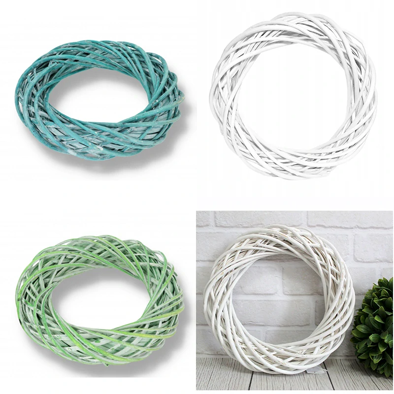 Veniec ratanový farebný - 30 x 30cm