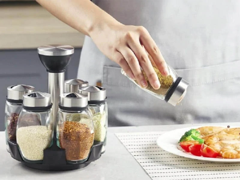 Organizér na korenie so 6 sklenenými koreničkami