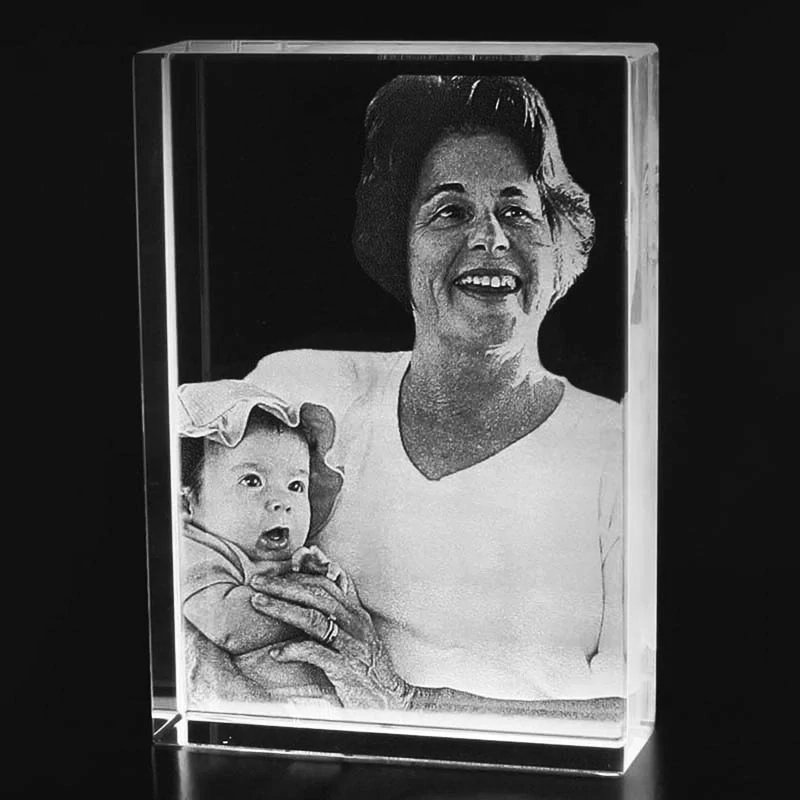 Sklenená kryštálová plaketa s gravírovaním vlastnej fotografie 6x8cm
