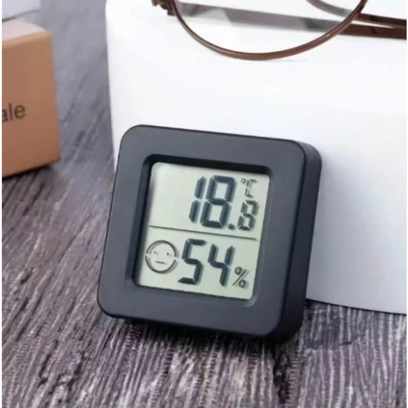 Meteorologická stanica s teplomerom a vlhkomerom čierna