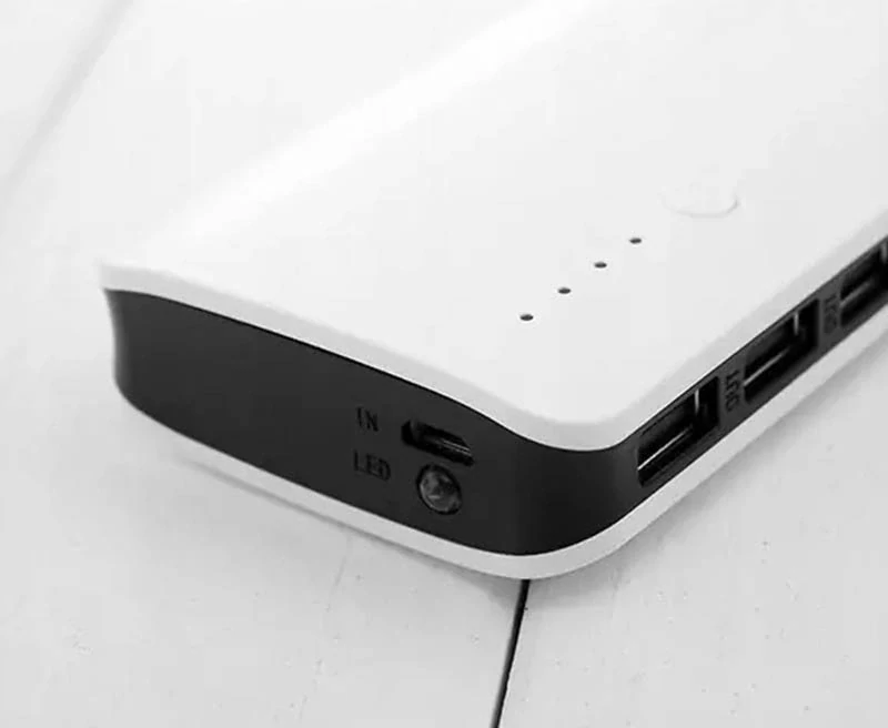 Mega powerbanka s baterkou 10 000 mAh