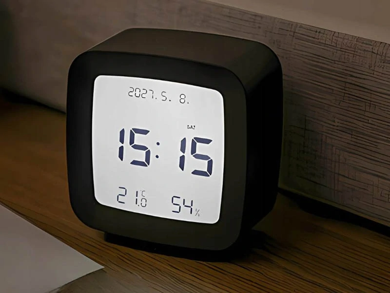 Digitálny LED budík s meteostanicou čierny