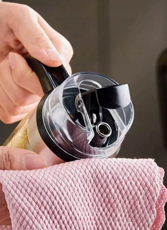 Fľaša s dávkovačom a odmerkou na olej 500 ml