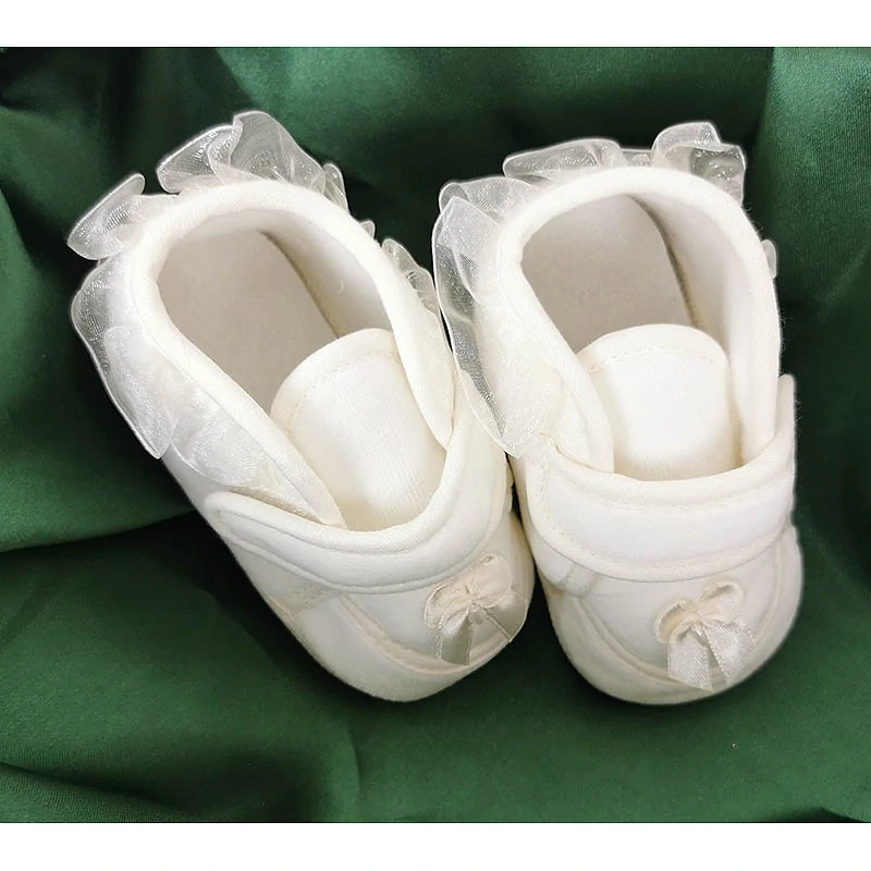 Christopher - Detské topánky - Capáčky biele s volánikom