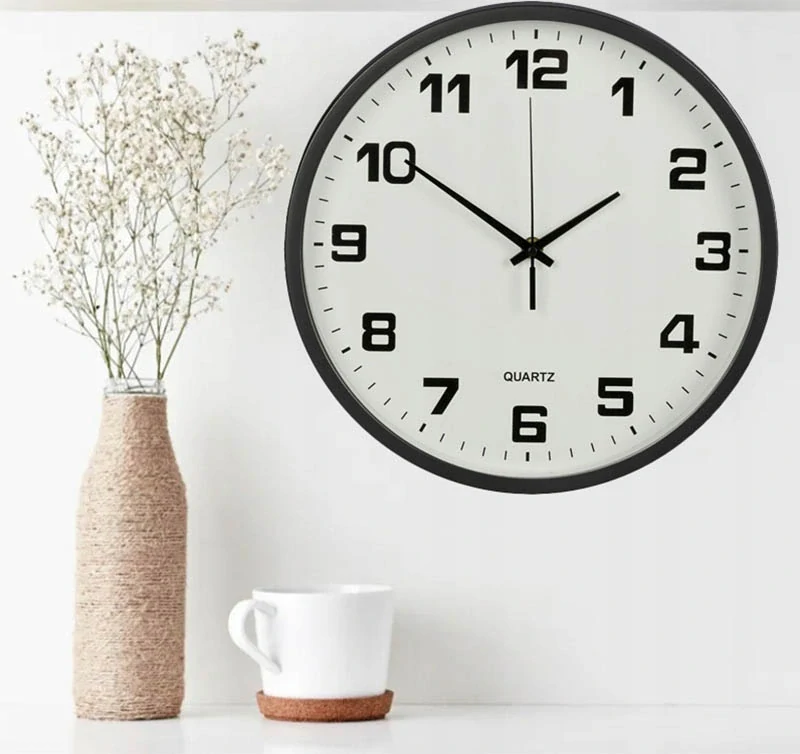 Nástenné hodiny s tichým chodom 30cm čierne