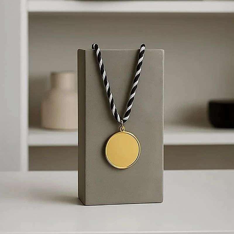 Šnúrka na medailu - biela/čierna: 800/3mm